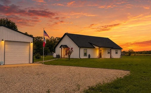 House in Sumner, Texas, United States 1