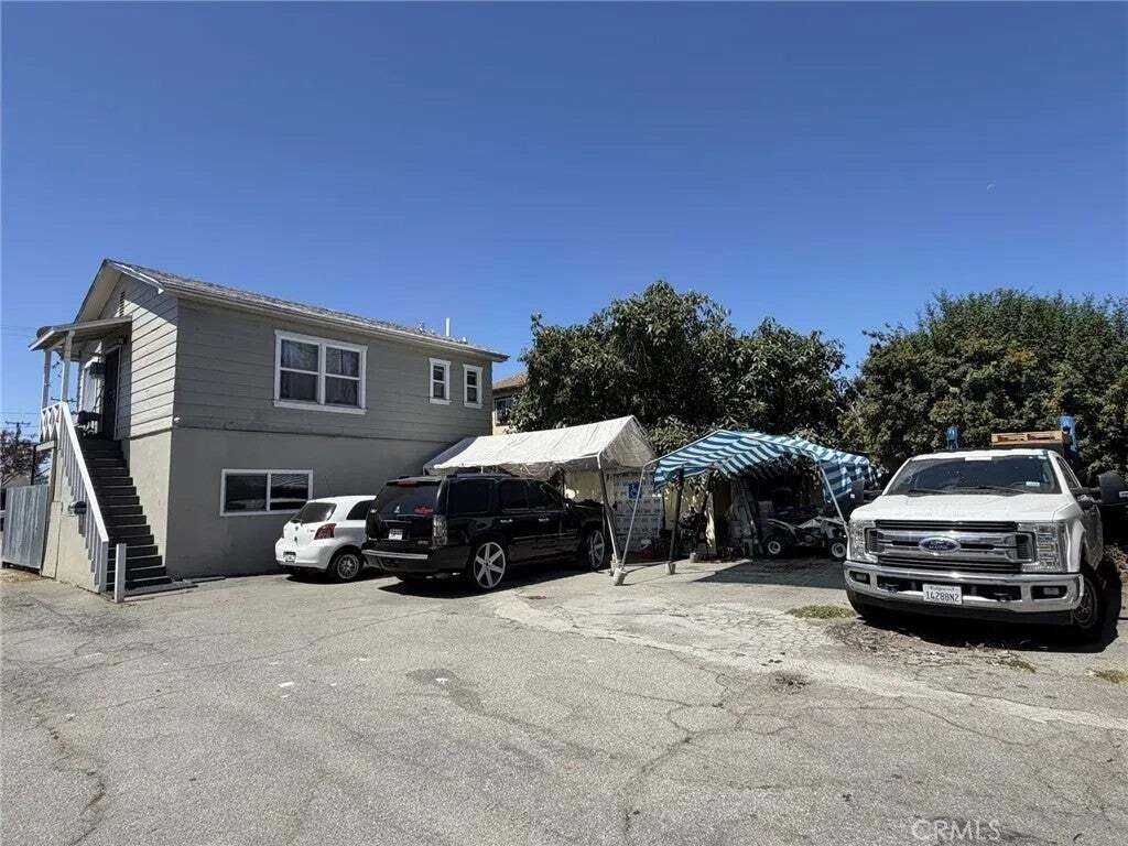 Santa Ana, California, United States 2 - 18559442