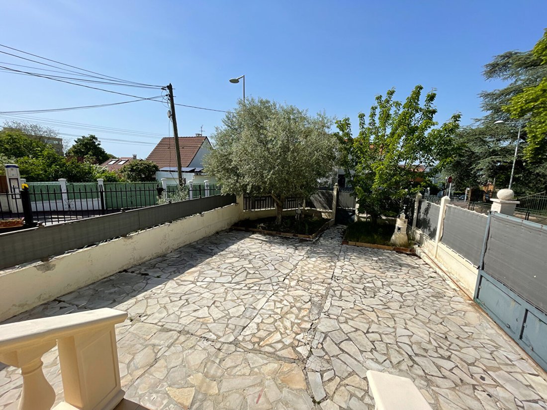 Villa in Centre, Nanterre, France 1 - 18566597