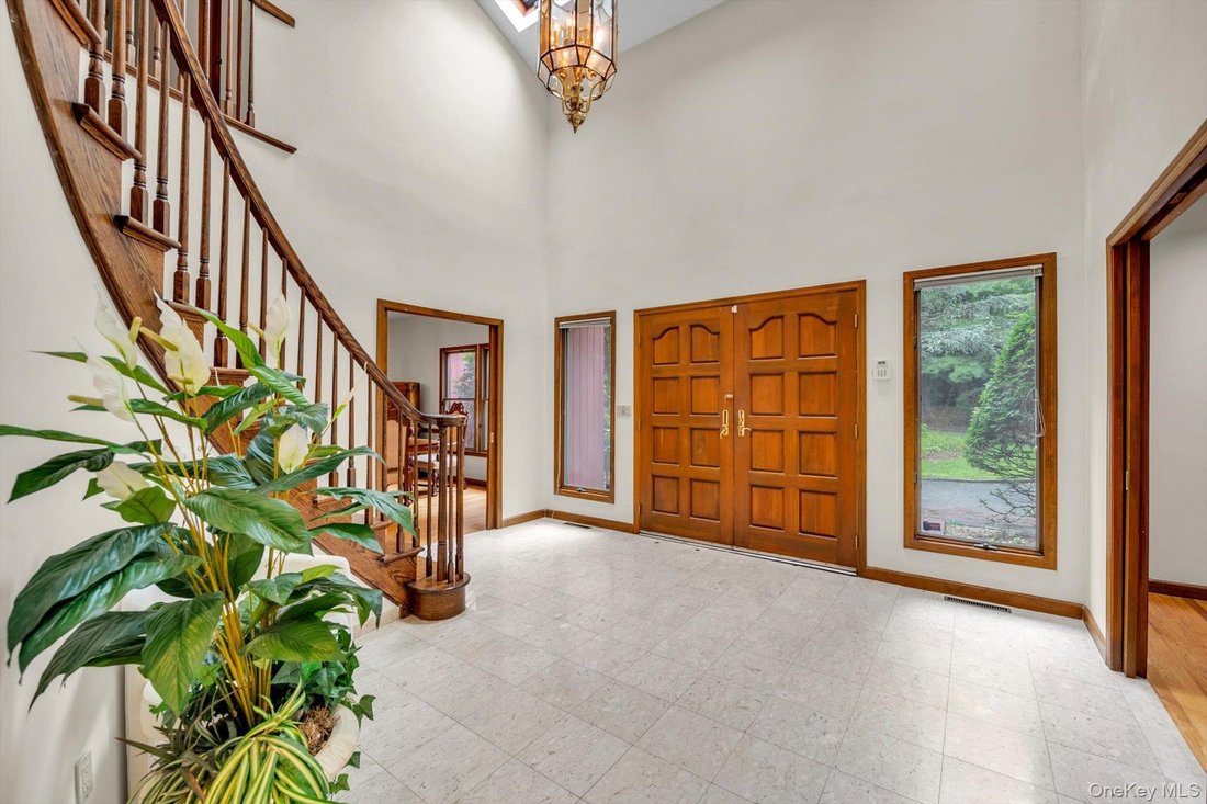 House in Old Westbury, New York, United States 3 - 18562911
