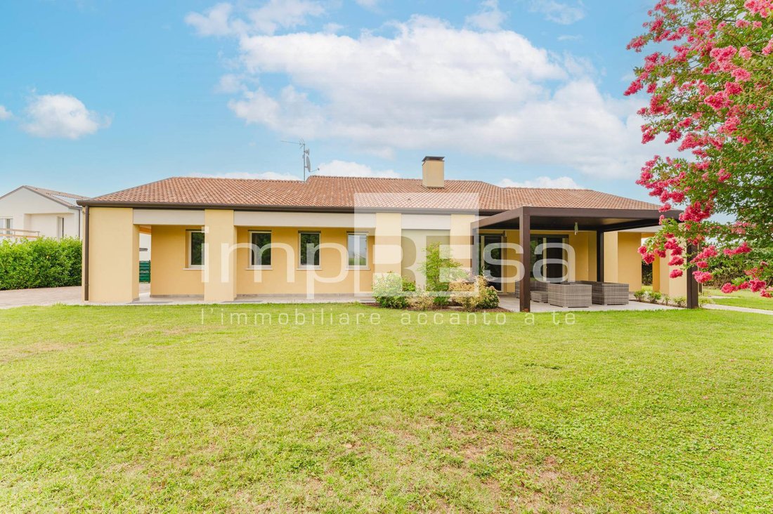 Villa in Mareno di Piave, Veneto, Italy 1 - 18564011