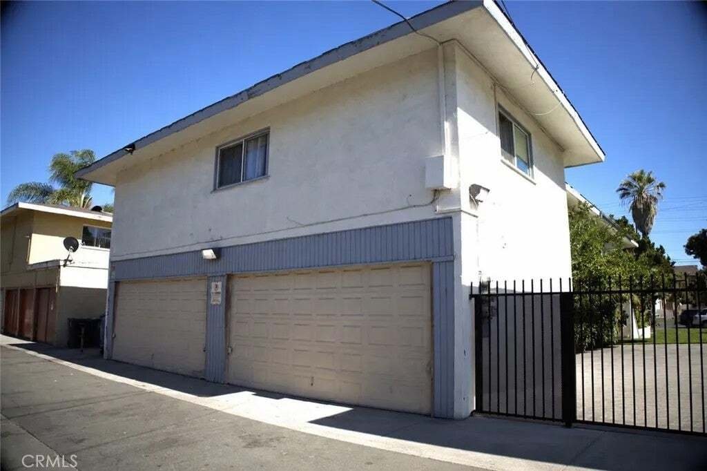 Orange, California, United States 5 - 18562497