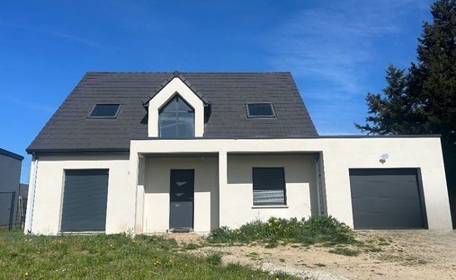 House in Saint-Fuscien, Hauts-de-France, France 1