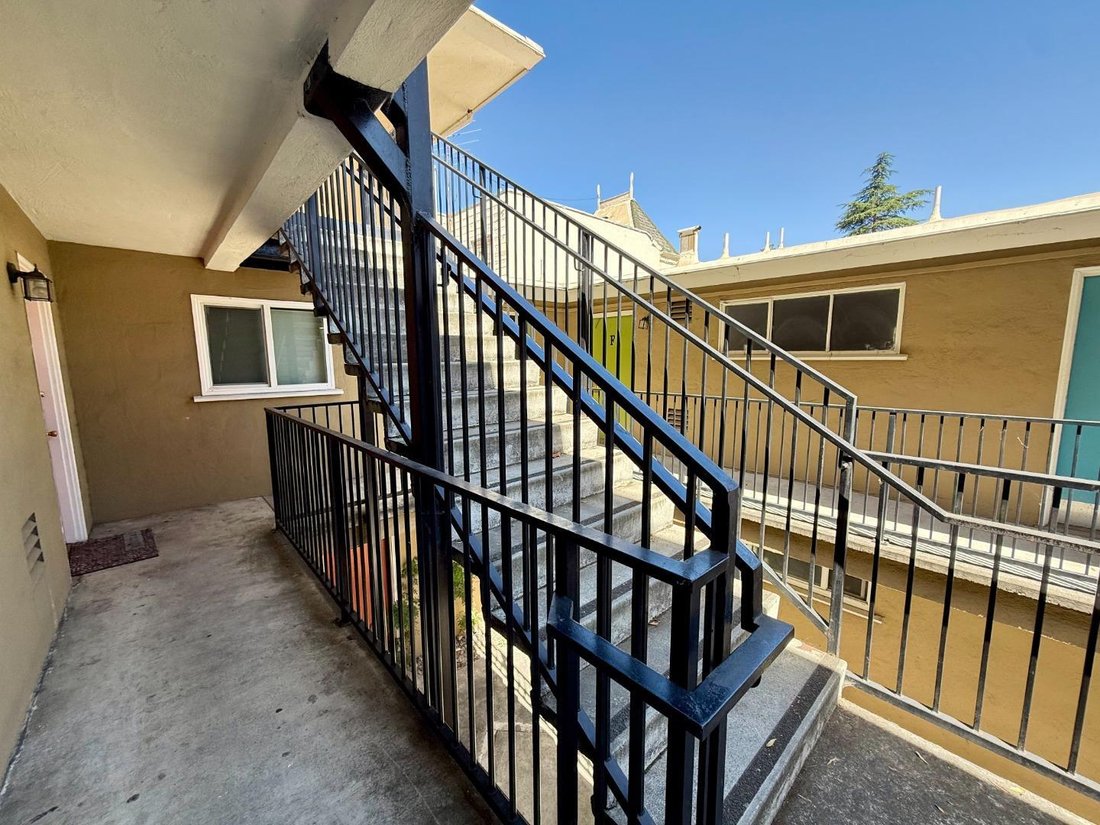 Oakland, California, United States 4 - 18561547