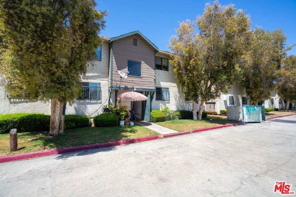 Lynwood, California, United States 4 - 18565262
