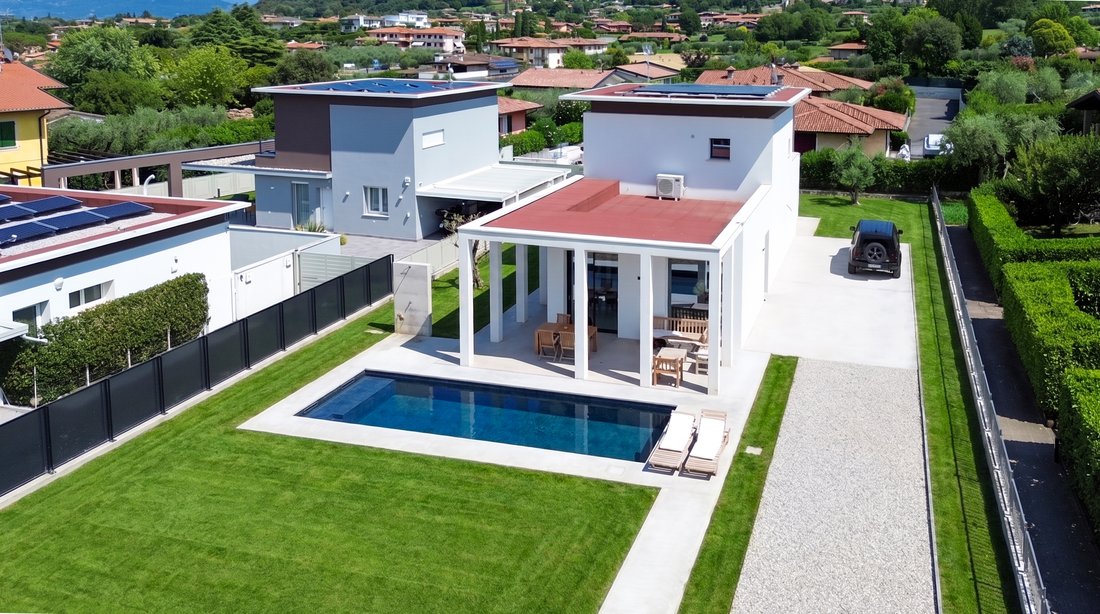 Villa in Manerba del Garda, Lombardy, Italy 1 - 18565086