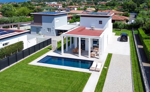 Villa in Manerba del Garda, Lombardy, Italy 1