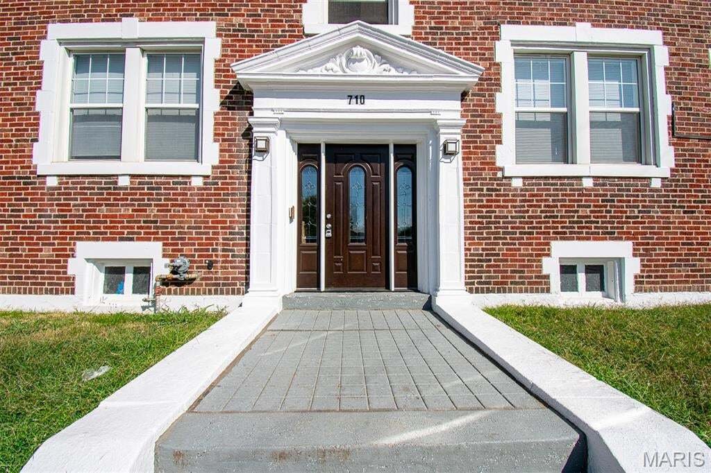 University City, Missouri, United States 4 - 18561918