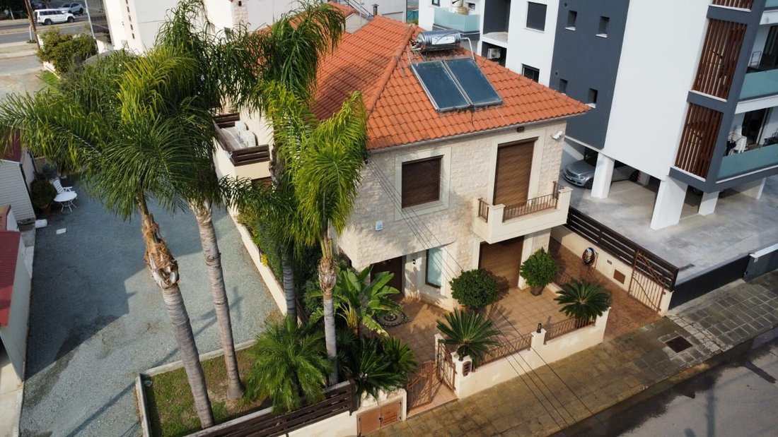 Villa in Kato Polemidia, Limassol, Cyprus 2 - 14403702