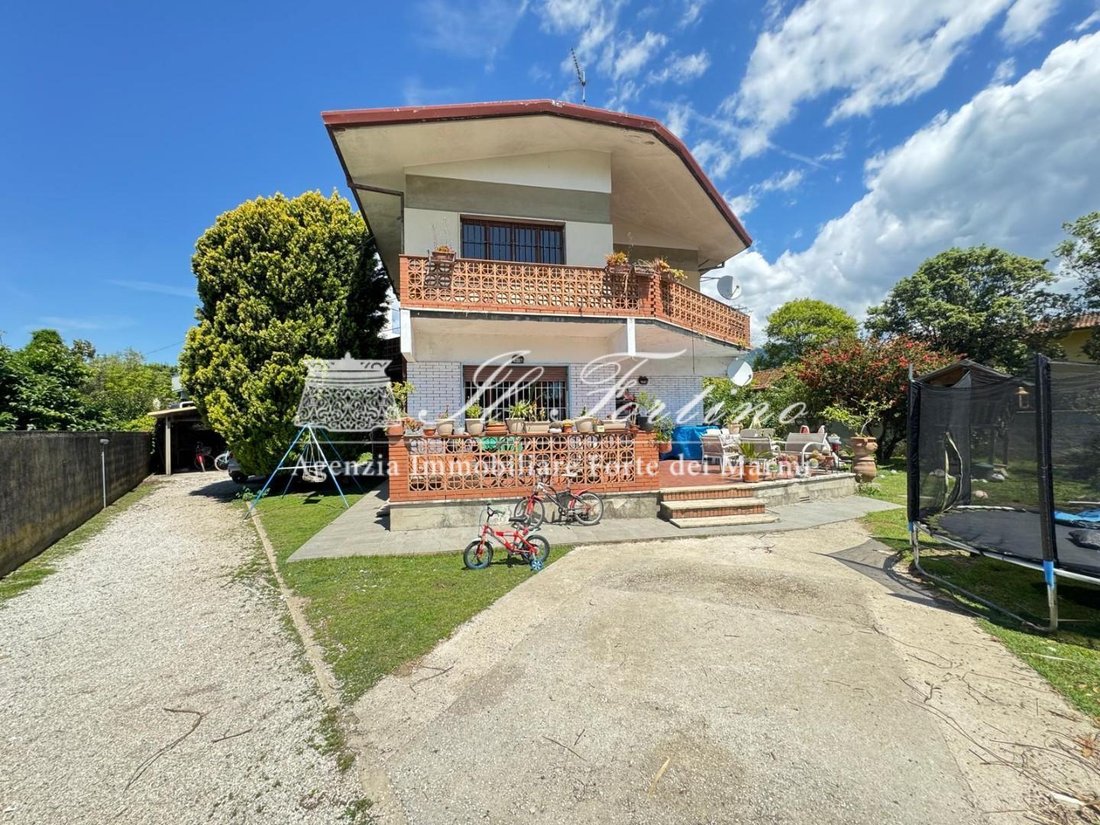 House in Center, Forte dei Marmi, Tuscany 2 - 17294995
