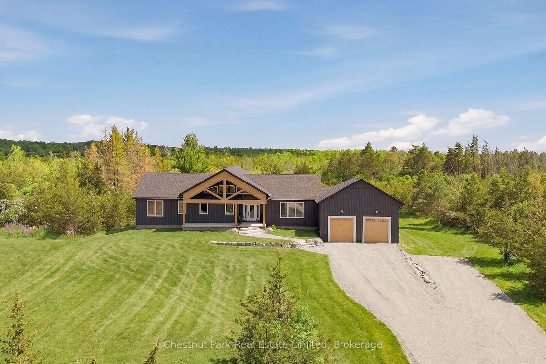 House in Prince Edward, Ontario, Canada 1 - 18566272