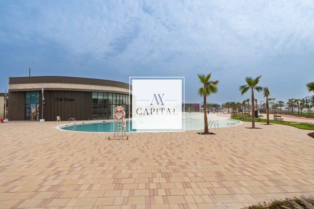 Villa in JLT / Jumeirah Lakes Towers, Dubai, United Arab Emirates 3 - 18563683