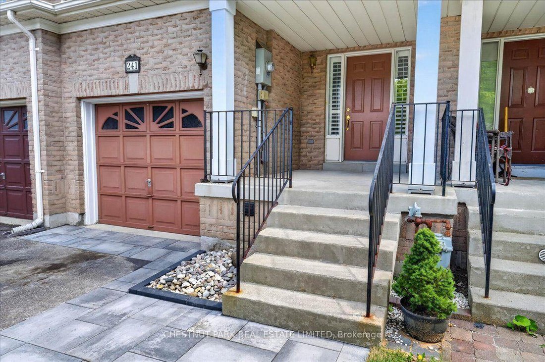 Villa in Newmarket, Ontario, Canada 3 - 18566324