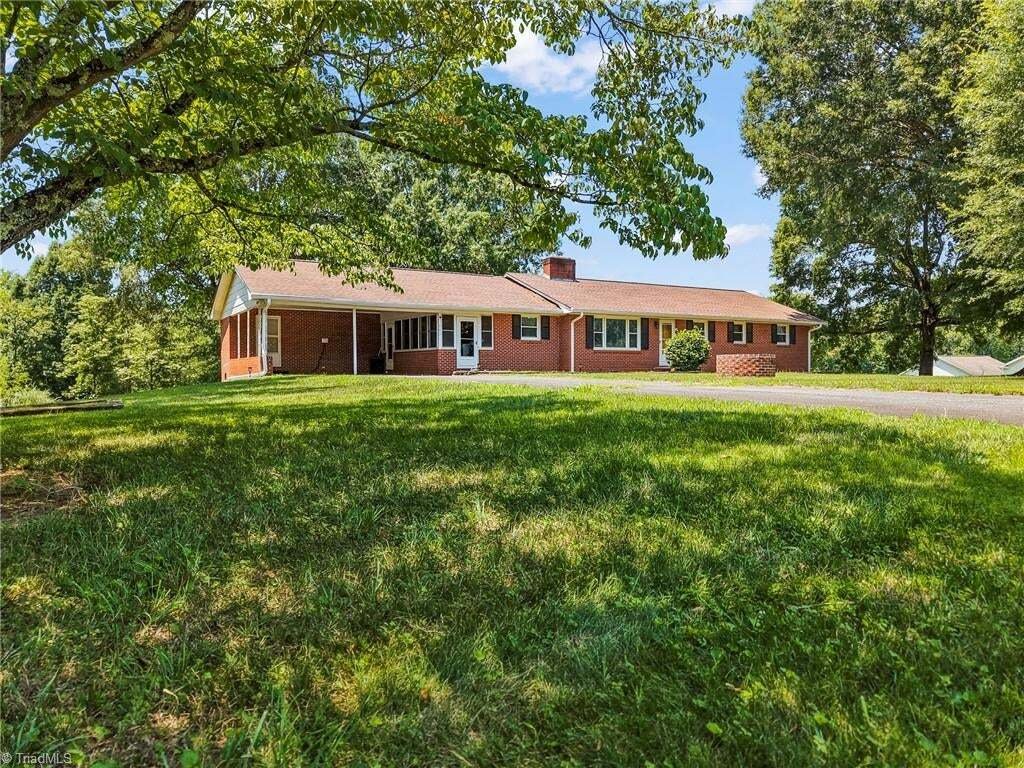 House in Pinnacle, North Carolina, United States 1 - 18561562