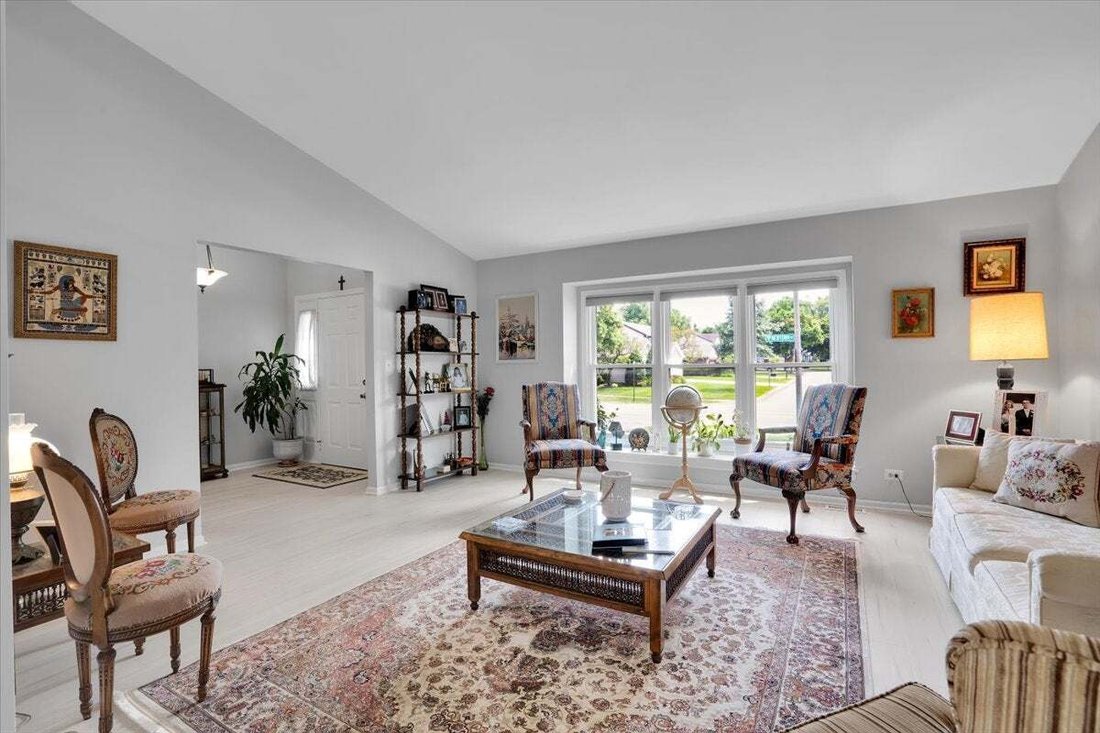 House in Buffalo Grove, Illinois, United States 5 - 18565012