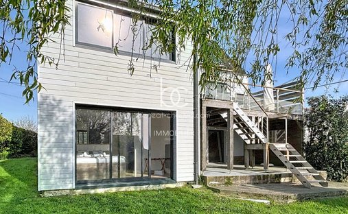 House in Centre Bourg, Sene, France 1