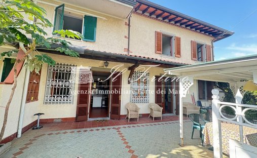 Country House in Center, Forte dei Marmi, Tuscany 1