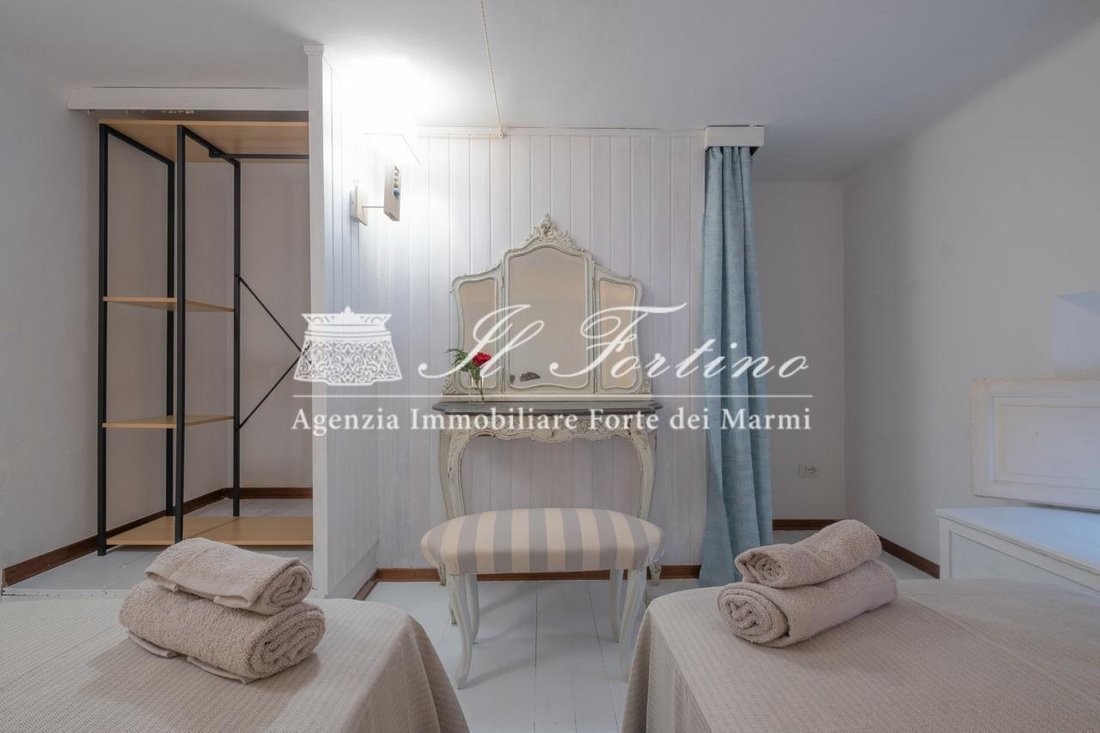 Apartment in Vittoria Apuana, Forte dei Marmi, Tuscany 4 - 18395085