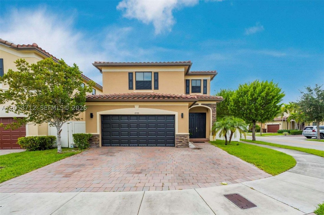House in Miami Lakes, Florida, United States 1 - 18561963