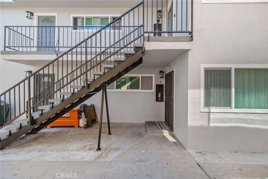 Los Angeles, California, United States 3 - 18562208