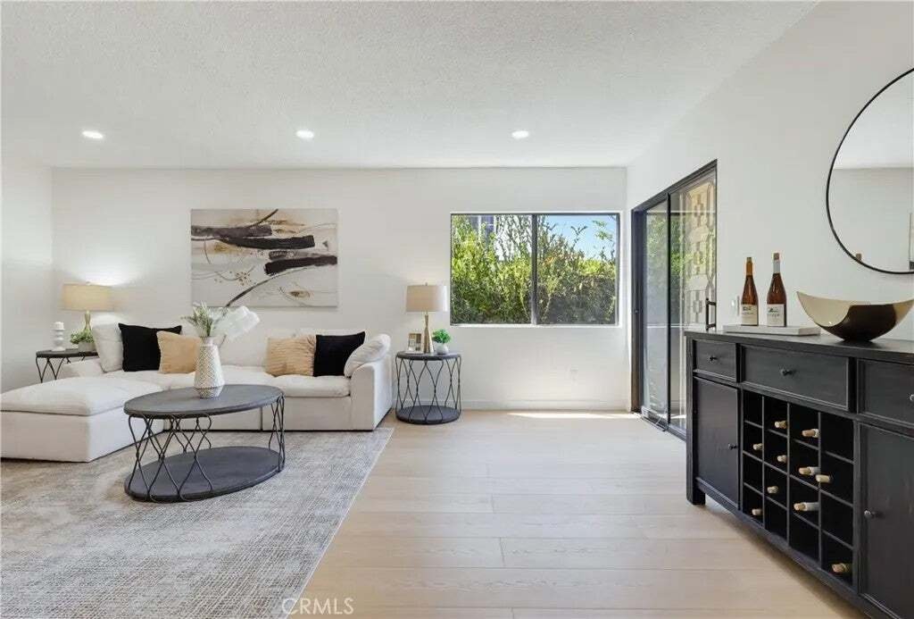 Los Angeles, California, United States 3 - 18559343