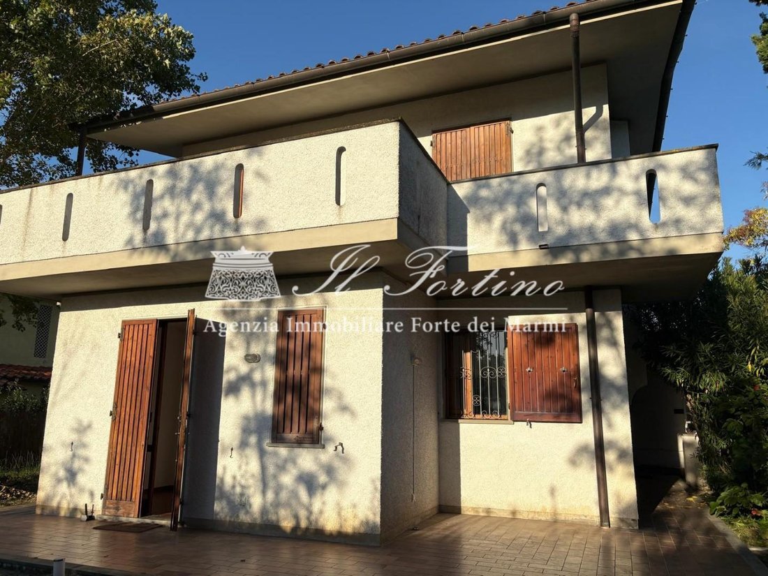 Country House in Vittoria Apuana, Forte dei Marmi, Tuscany 2 - 17466932