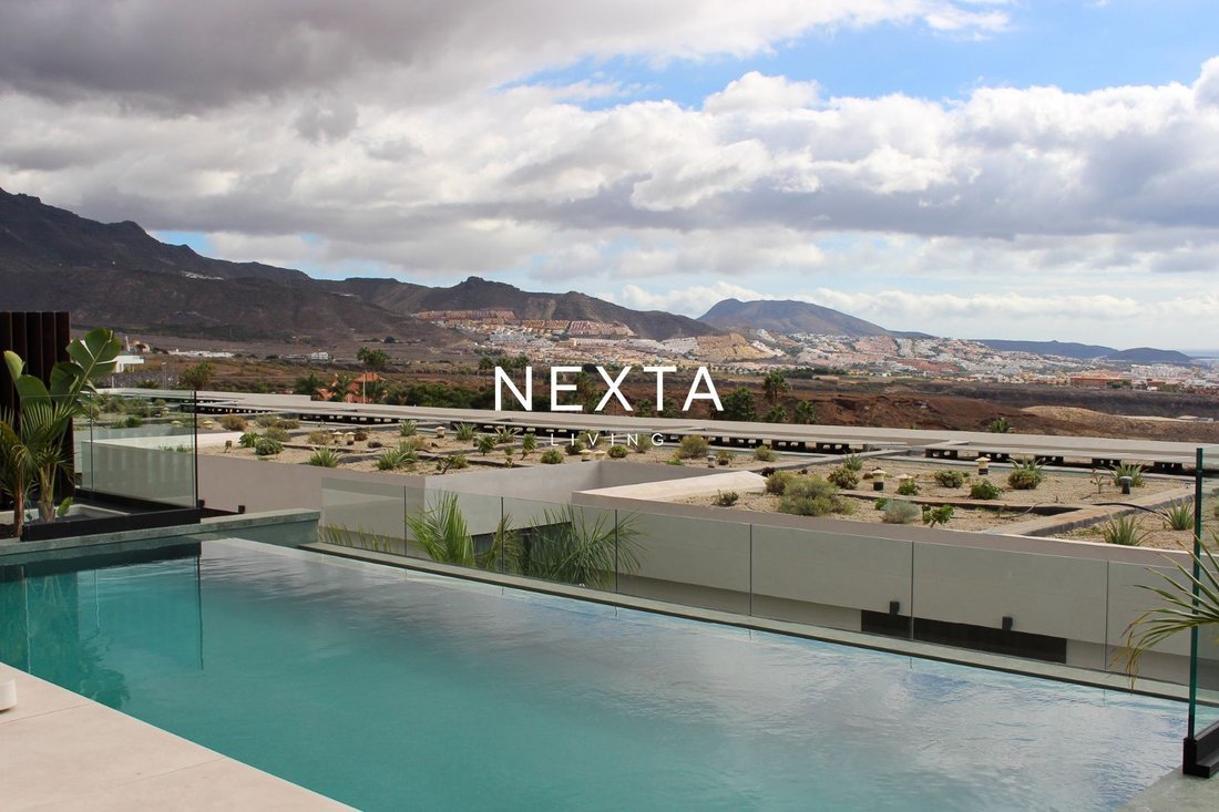 House in La Caleta, Adeje, Canary Islands 3 - 18558077