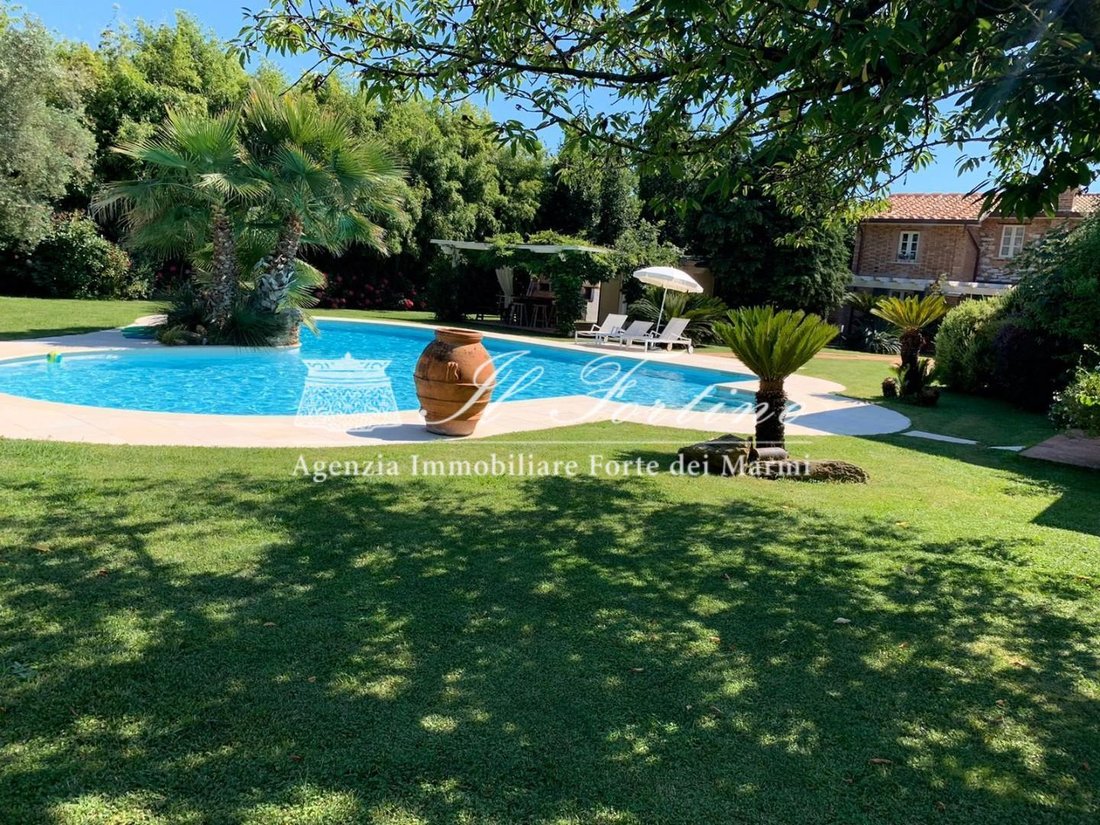 Villa in Seravezza, Tuscany, Italy 4 - 17294952