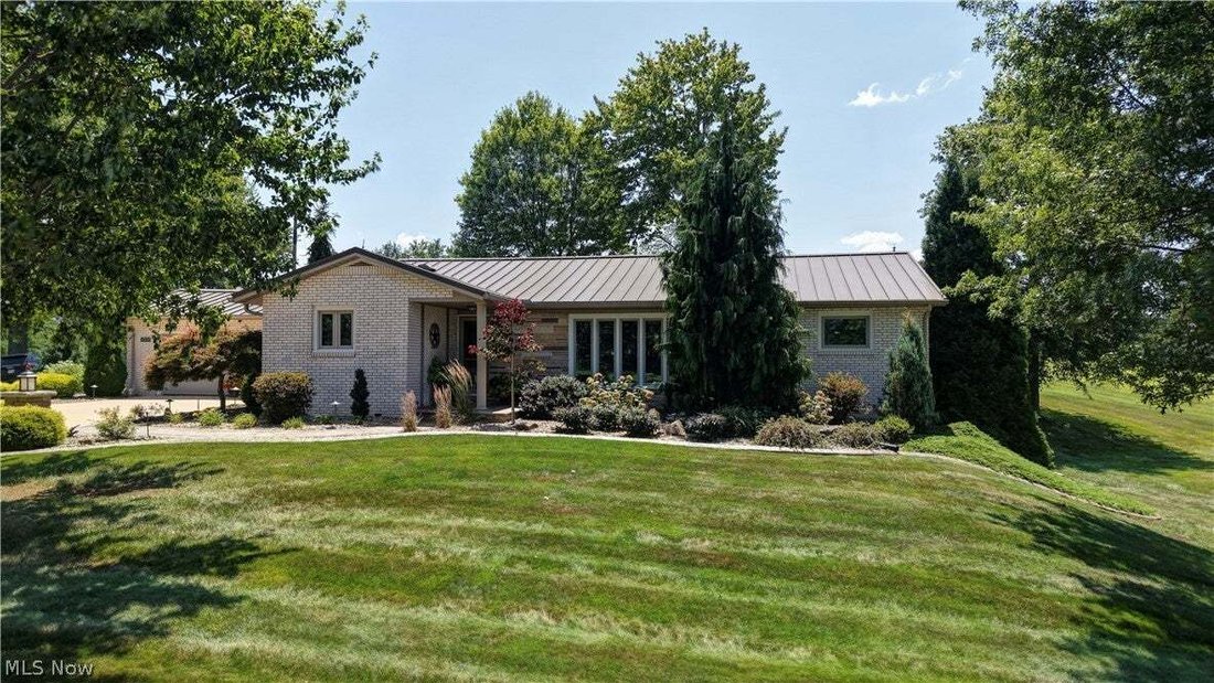 House in Dover, Ohio, United States 1 - 18562093