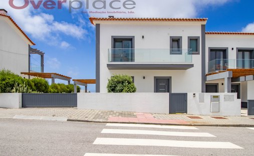 House in Atouguia da Baleia, Leiria District, Portugal 1