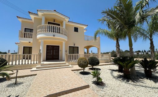 Villa in Chloraka, Paphos, Cyprus 1