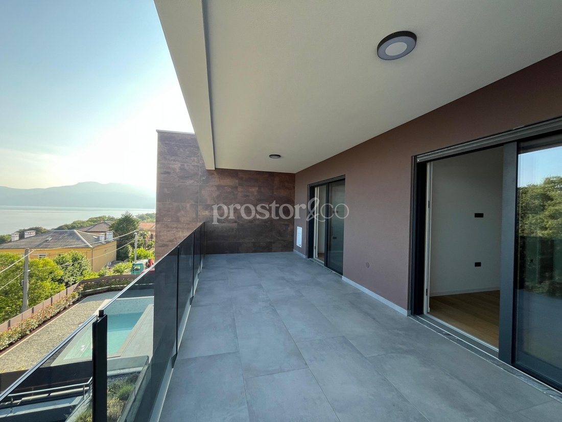 Apartment in Mjesni odbor Kantrida, Grad Rijeka, Primorje-Gorski Kotar County 1 - 18560369