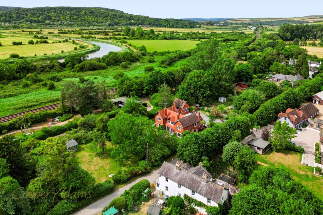 House in Warningcamp, England 1 - 18402833