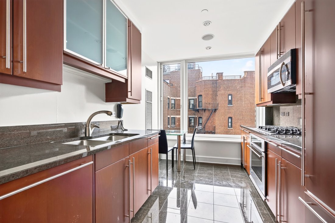 Condo in New York, New York, United States 3 - 18562962