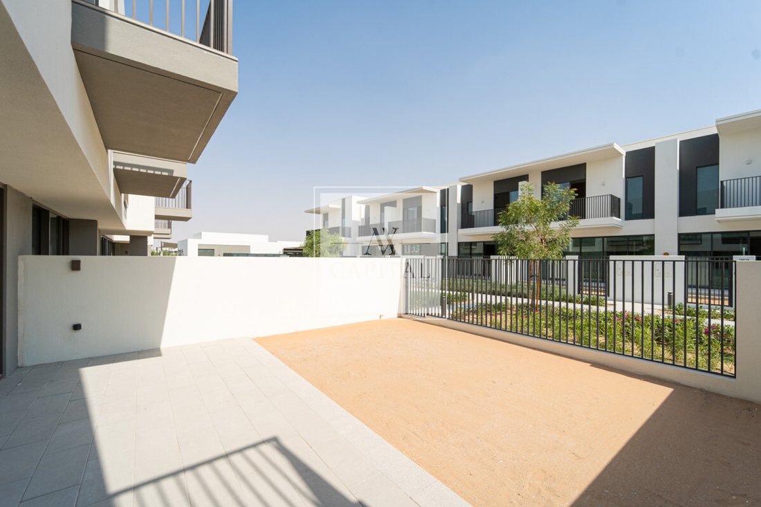 Townhouse in Ud al Bayda, Dubai, United Arab Emirates 5 - 18563608