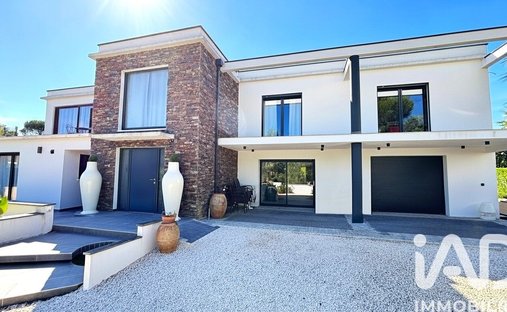 House in Frejus, Provence-Alpes-Côte d'Azur, France 1