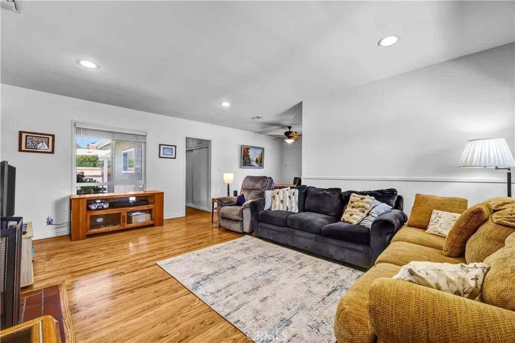 House in Signal Hill, California, United States 4 - 18559347