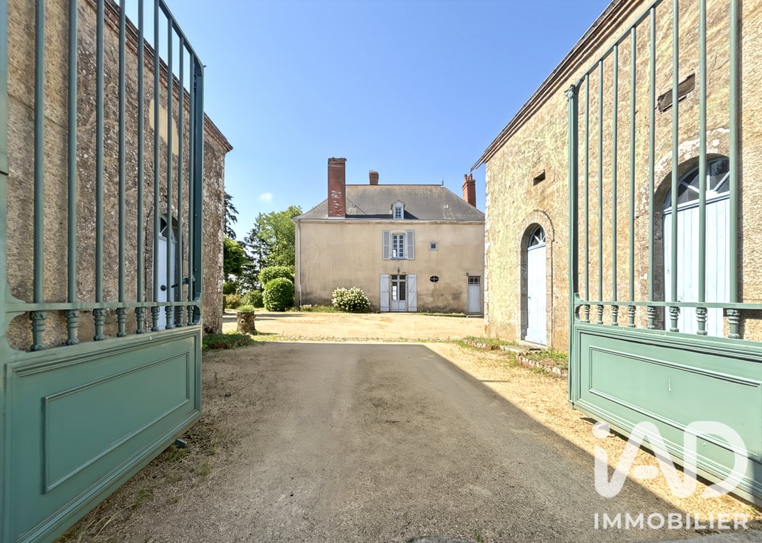 House in Sainte-Suzanne, Sainte-Suzanne-et-Chammes, France 2 - 18406100