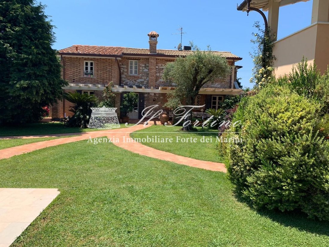 Villa in Seravezza, Tuscany, Italy 3 - 17294952