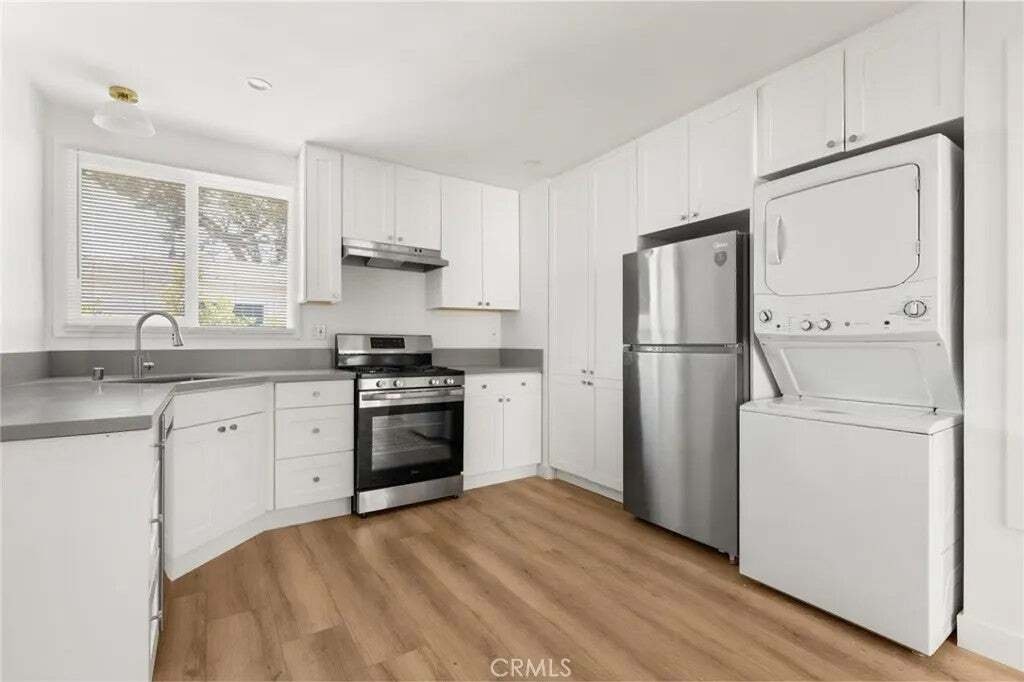 Los Angeles, California, United States 5 - 18559328