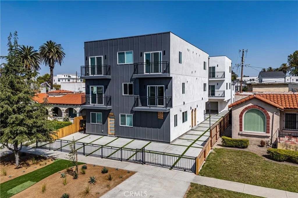Los Angeles, California, United States 1 - 18562322