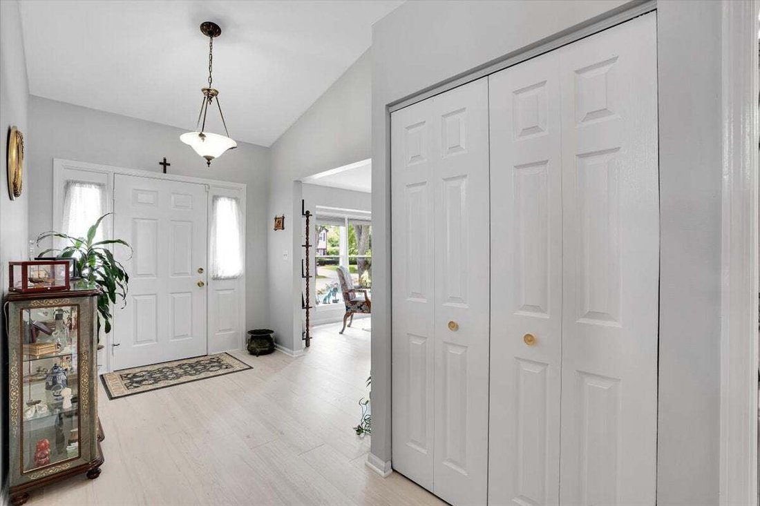 House in Buffalo Grove, Illinois, United States 3 - 18565012