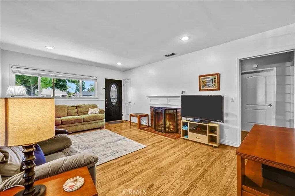 House in Signal Hill, California, United States 3 - 18559347