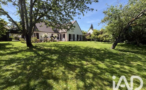 House in Guiche-Villers, Saint-Fargeau-Ponthierry, France 1