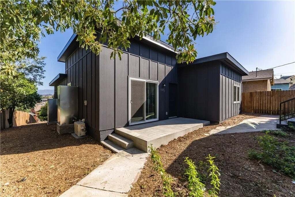 Los Angeles, California, United States 1 - 18562482