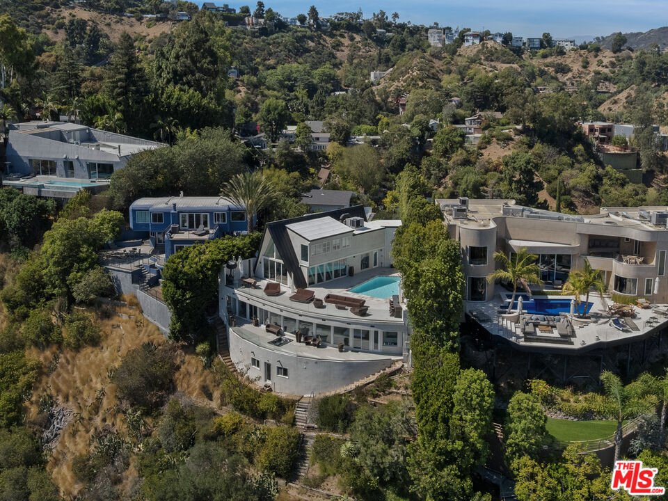 Los Angeles, California, United States 2 - 18563070