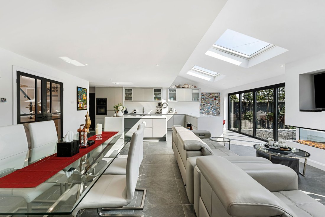 House in Handbridge, England 5 - 18558273