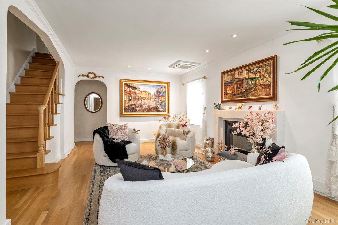 House in New York, New York, United States 3 - 18563073