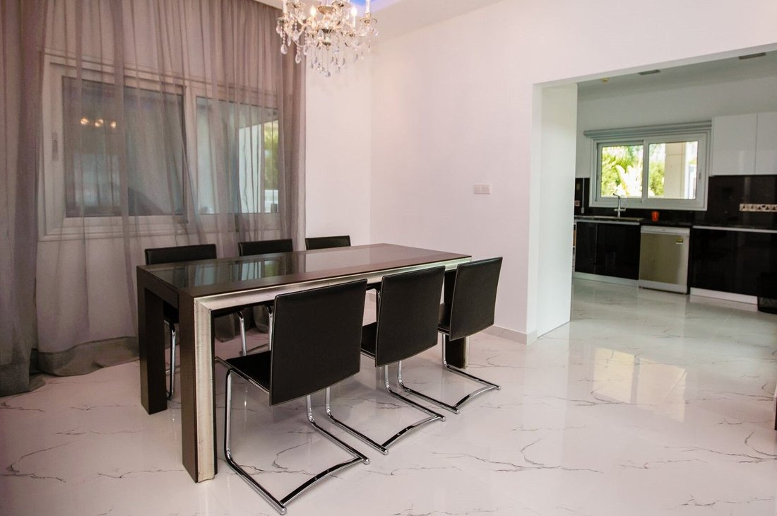 Villa in Agios Tychon, Limassol, Cyprus 2 - 14615038
