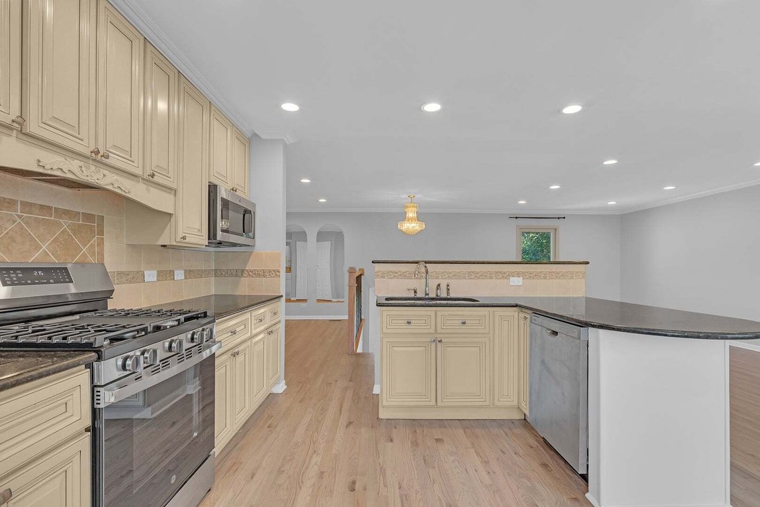 House in Buffalo Grove, Illinois, United States 4 - 18562541
